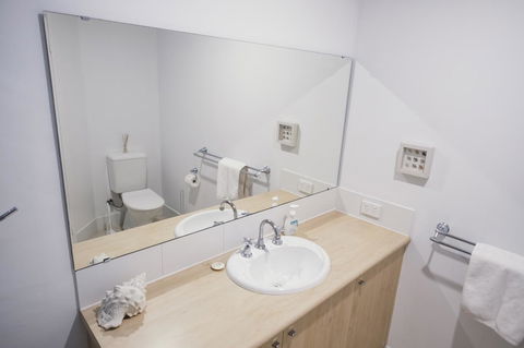FortyTwo - Oceanside Retreat Busselton - Tourism Cairns 13