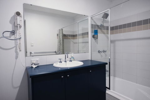 FortyTwo - Oceanside Retreat Busselton - Tourism Cairns 10