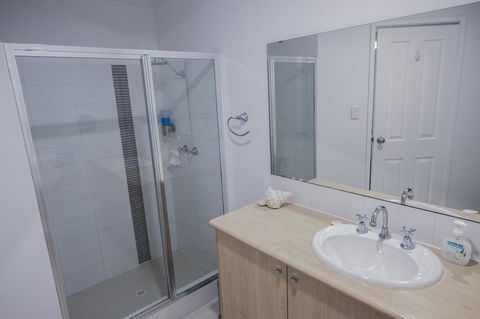 FortyTwo - Oceanside Retreat Busselton - Tourism Cairns 12