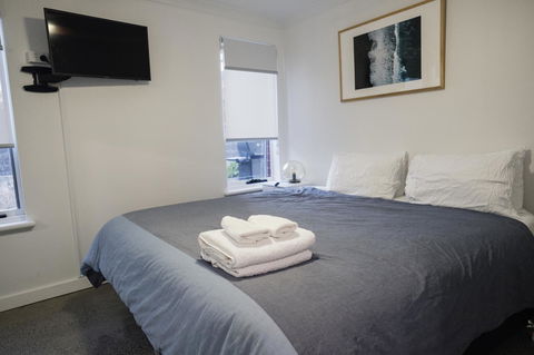 FortyTwo - Oceanside Retreat Busselton - Tourism Cairns 3