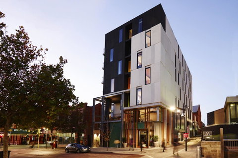 Alex Hotel - Tourism Cairns 0