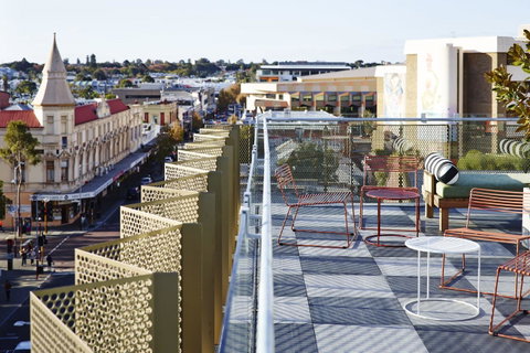 Alex Hotel - Tourism Cairns 1
