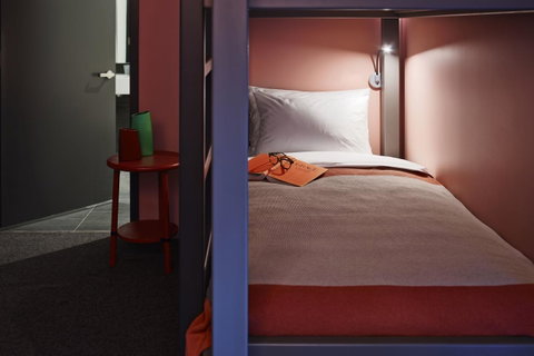Alex Hotel - Tourism Cairns 28