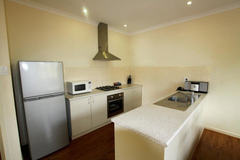 Kimberley Hotel - Tourism Cairns 6