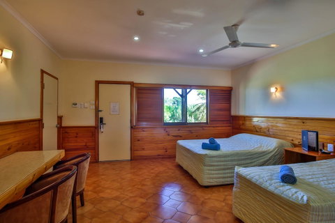 Kimberley Hotel - Tourism Cairns 3