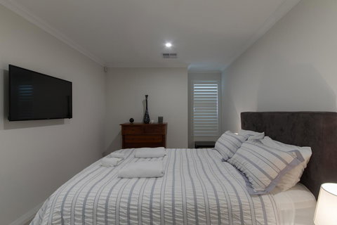 Epsom On Swan Bed & Breakfast - Tourism Cairns 13