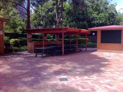 Darling Harbor Apartment - Tourism Cairns 11