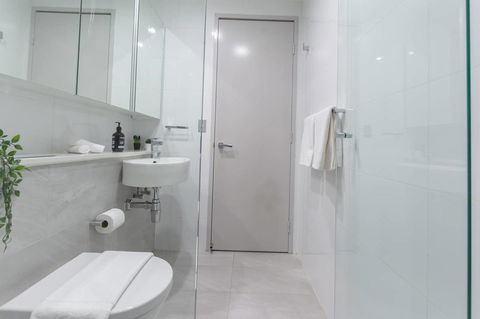 Inner City Stylish Apt Walk To Green Square - Tourism Cairns 2