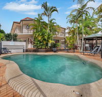Cossies by the Sea - Tourism Cairns