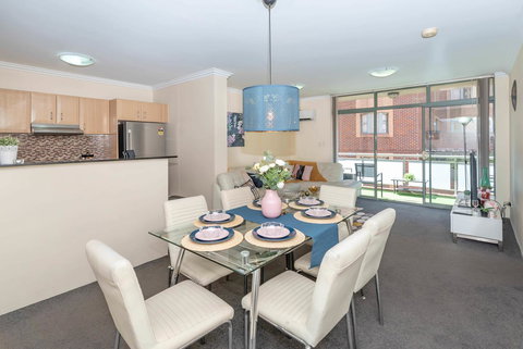 Apartments In Pyrmont - Tourism Cairns 0