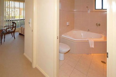 Potters Apartments - Tourism Cairns 12