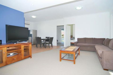 Huskisson Holiday Motel Cabins - Tourism Cairns 27