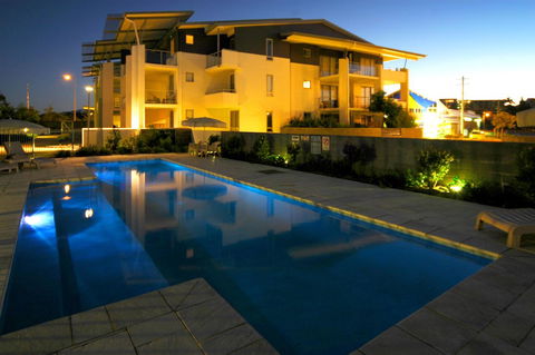 Pacific Marina Apartments - Tourism Cairns 3