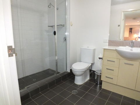 Pacific Marina Apartments - Tourism Cairns 12