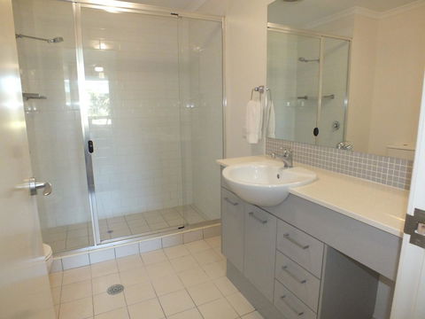 Pacific Marina Apartments - Tourism Cairns 28