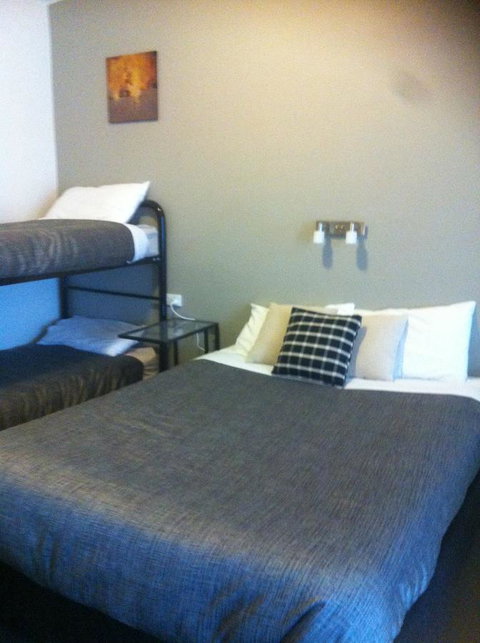 Altair Motel - Tourism Cairns 2