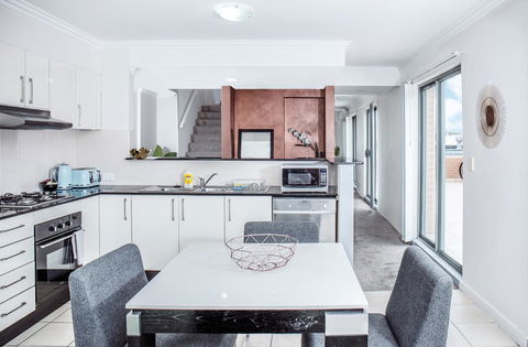 DD Apartments On Darling Harbour - Tourism Cairns 1