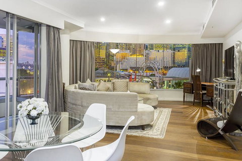 Darling Harbour ICC 3BR+PARKING+VIEWS è¾¾ä»¤æ¸¯å…¨æ™¯è±ªåŽä¸‰æˆ¿ - Tourism Cairns 1