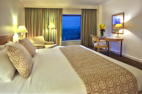 Stamford Plaza Sydney Airport Hotel & Conference Centre - Tourism Cairns 6