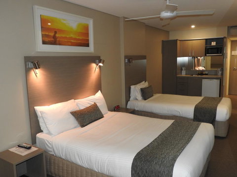 Manly Paradise Motel & Apartments - Tourism Cairns 1