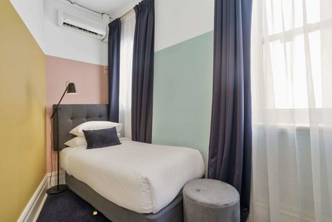 Hotel Harry, Ascend Hotel Collection - Tourism Cairns 14