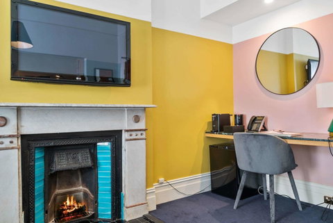 Hotel Harry, Ascend Hotel Collection - Tourism Cairns 4