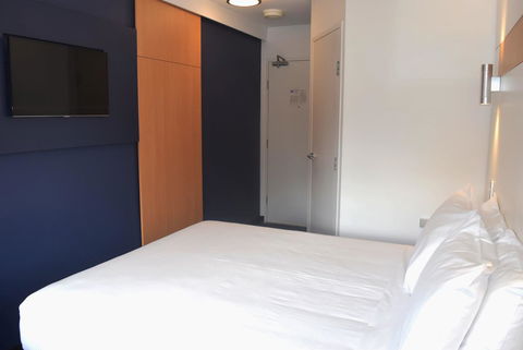 Ibis Budget - Gosford - Tourism Cairns 8