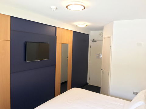 Ibis Budget - Gosford - Tourism Cairns 16
