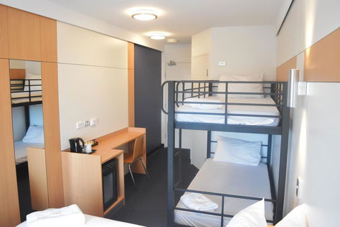 Ibis Budget - Gosford - Tourism Cairns 3