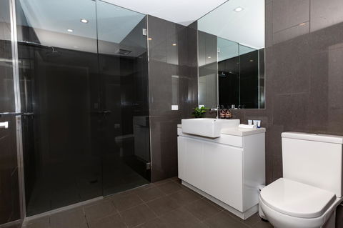 Brand New Executive Apartment - Tourism Cairns 16