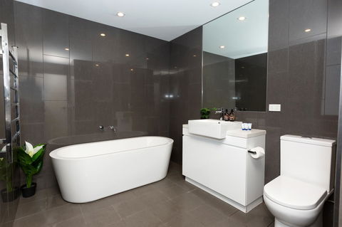 Brand New Executive Apartment - Tourism Cairns 10