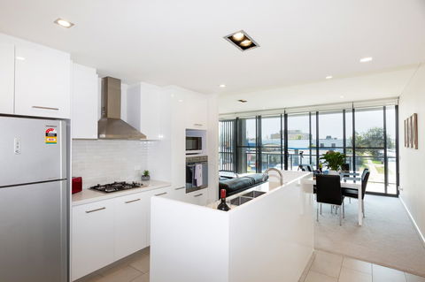 Brand New Executive Apartment - Tourism Cairns 5