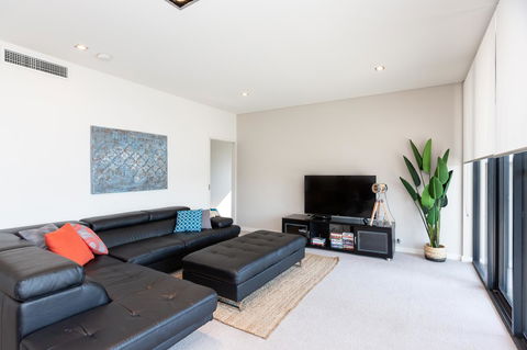 Brand New Executive Apartment - Tourism Cairns 22
