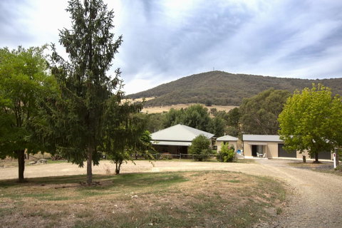 Pound Creek Gallery - Tourism Cairns 24