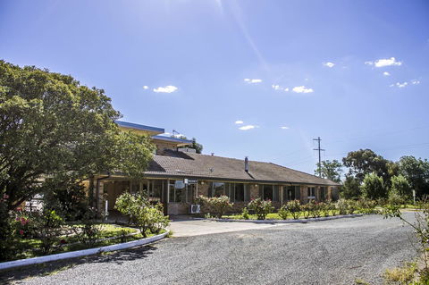 Allonville Gardens Motel - Tourism Cairns 11
