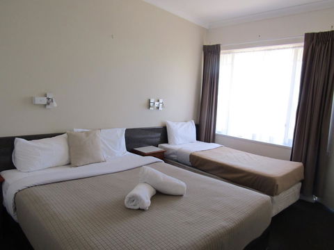 Allonville Gardens Motel - Tourism Cairns 13