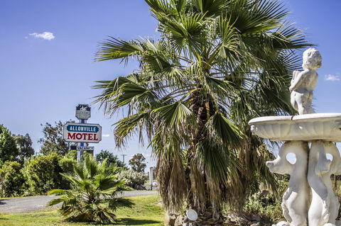 Allonville Gardens Motel - Tourism Cairns 0