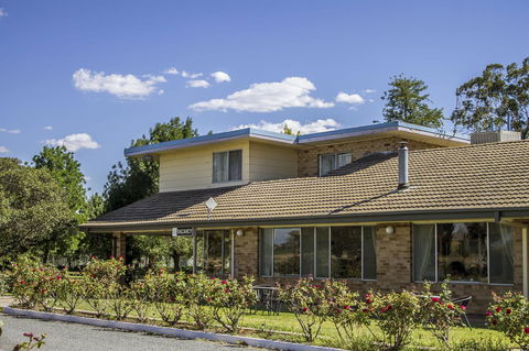 Allonville Gardens Motel - Tourism Cairns 10