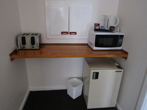 Allonville Gardens Motel - Tourism Cairns 21