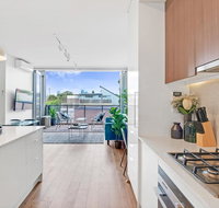 Large Light Luxe 3BDR 2BA Free Parking - walk to Sydney Uni and RPA - Tourism Cairns
