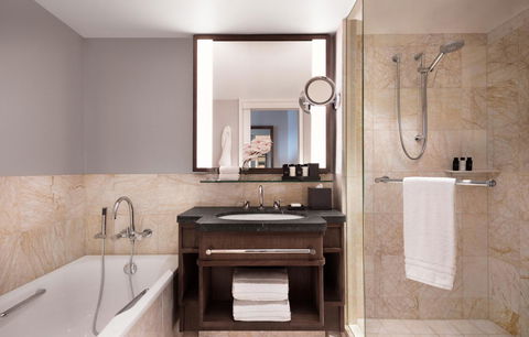 Four Seasons Hotel Sydney - Tourism Cairns 5