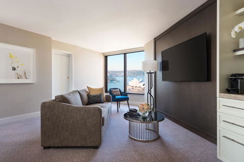 Four Seasons Hotel Sydney - Tourism Cairns 1