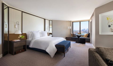 Four Seasons Hotel Sydney - Tourism Cairns 7