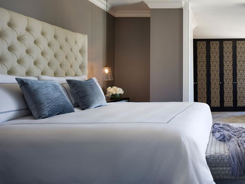 Four Seasons Hotel Sydney - Tourism Cairns 40