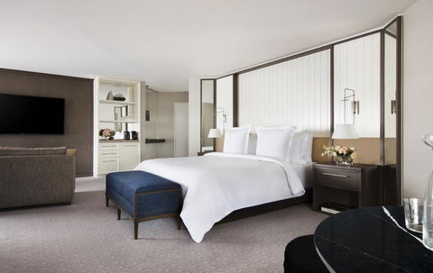 Four Seasons Hotel Sydney - Tourism Cairns 2