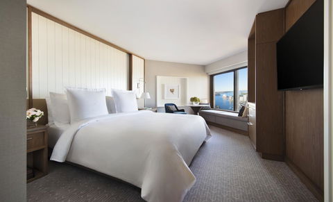 Four Seasons Hotel Sydney - Tourism Cairns 12