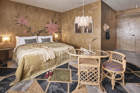 The Collectionist Newtown - Tourism Cairns 1