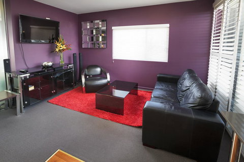 Honeysuckle Executive Apartments - Tourism Cairns 13