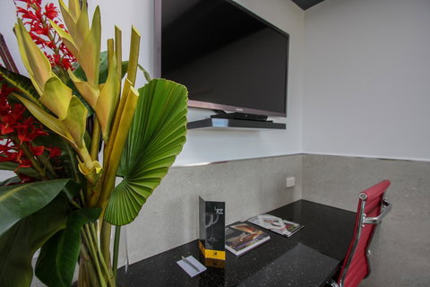 Honeysuckle Executive Apartments - Tourism Cairns 20