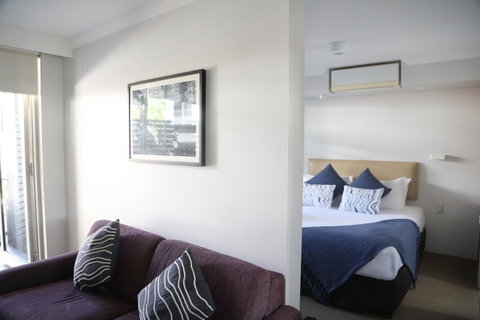 The Blenheim - Tourism Cairns 5